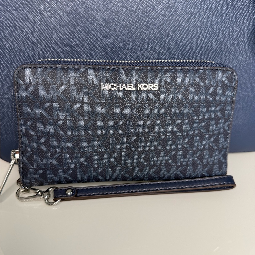 3pcs MICHAEL KORS Jet Set Travel Tote, Signature Wristlet / Wallet & Purse Hook - Picture 11 of 14
